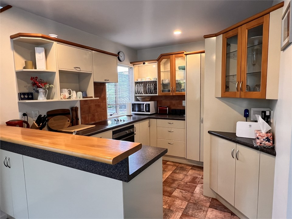 Fully equipped Kitchen area