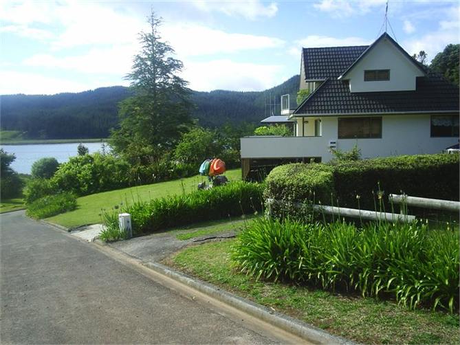 Opoutere Hideaway Romantic Waterviews Upstairs and Downstairs Beachhop