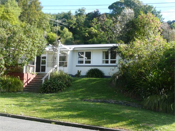 Bellbird Retreat Akaroa Holiday Home for rent Holiday Houses