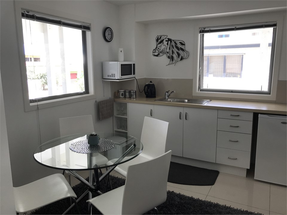 Kitchenette and dining area