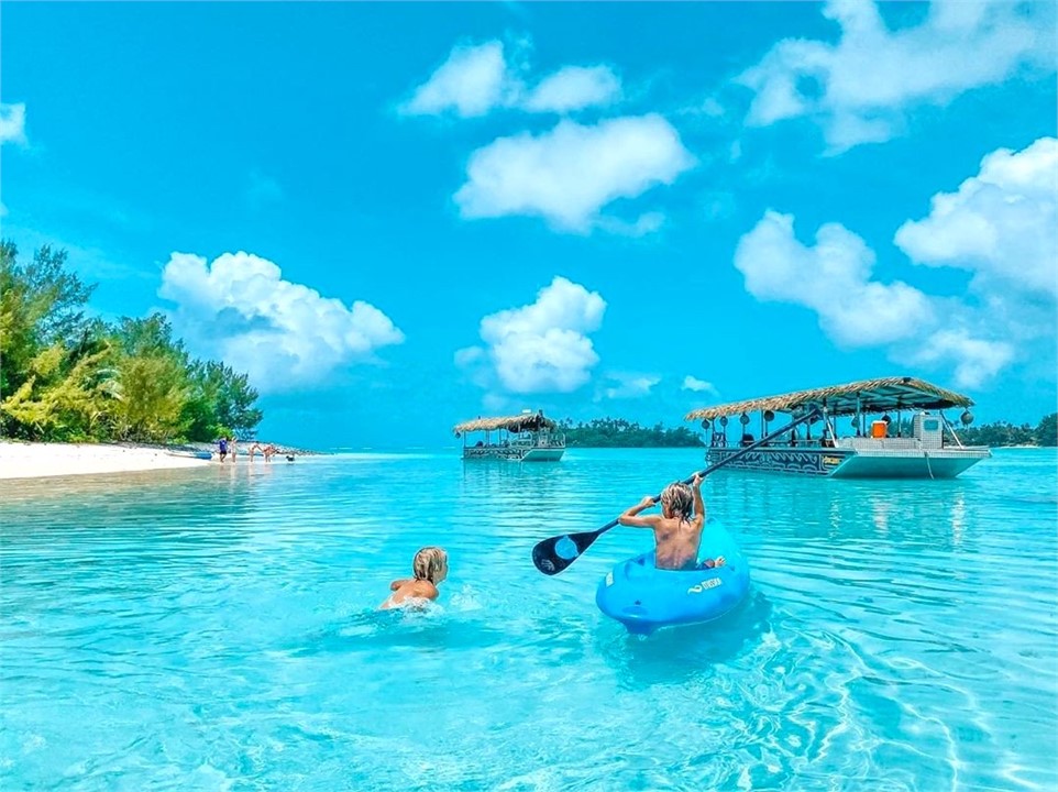 take a kayak out on to the lagoon and explore