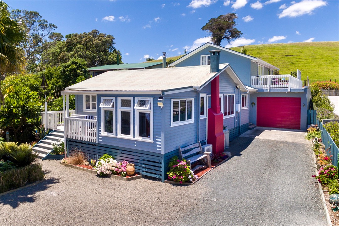 OPONONI BEACH HOUSE Opononi Beach House for rent Holiday Houses