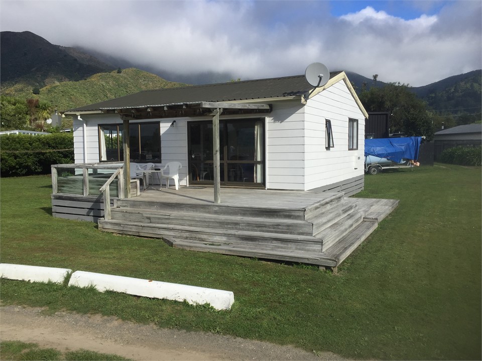 Bach in Waikawa Bay, Marlborough/Kaikoura Waikawa Bay Bach for rent