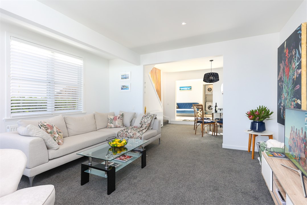 Living to dining area