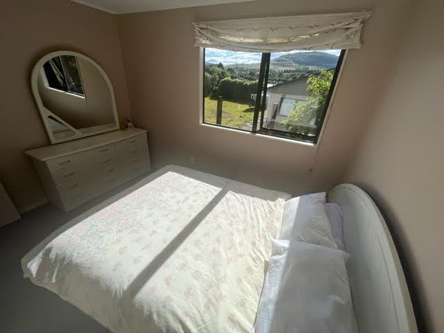 Second Bedroom, Queen bed