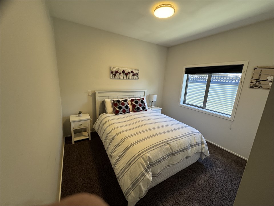 Bedroom 2 - Queen Bed