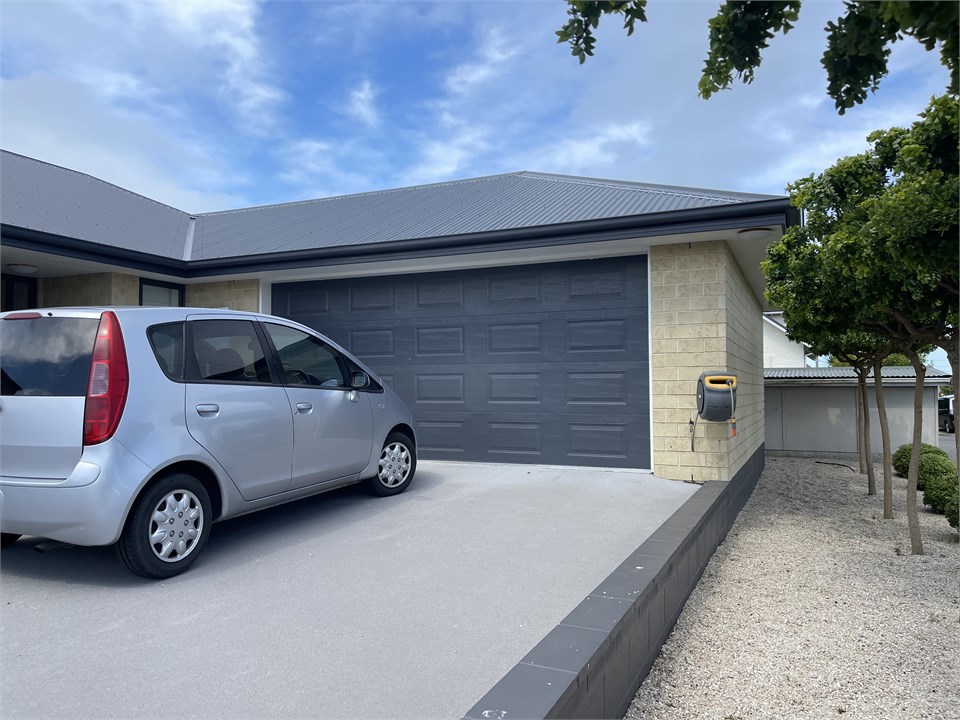 Easy drive straight off street to front door