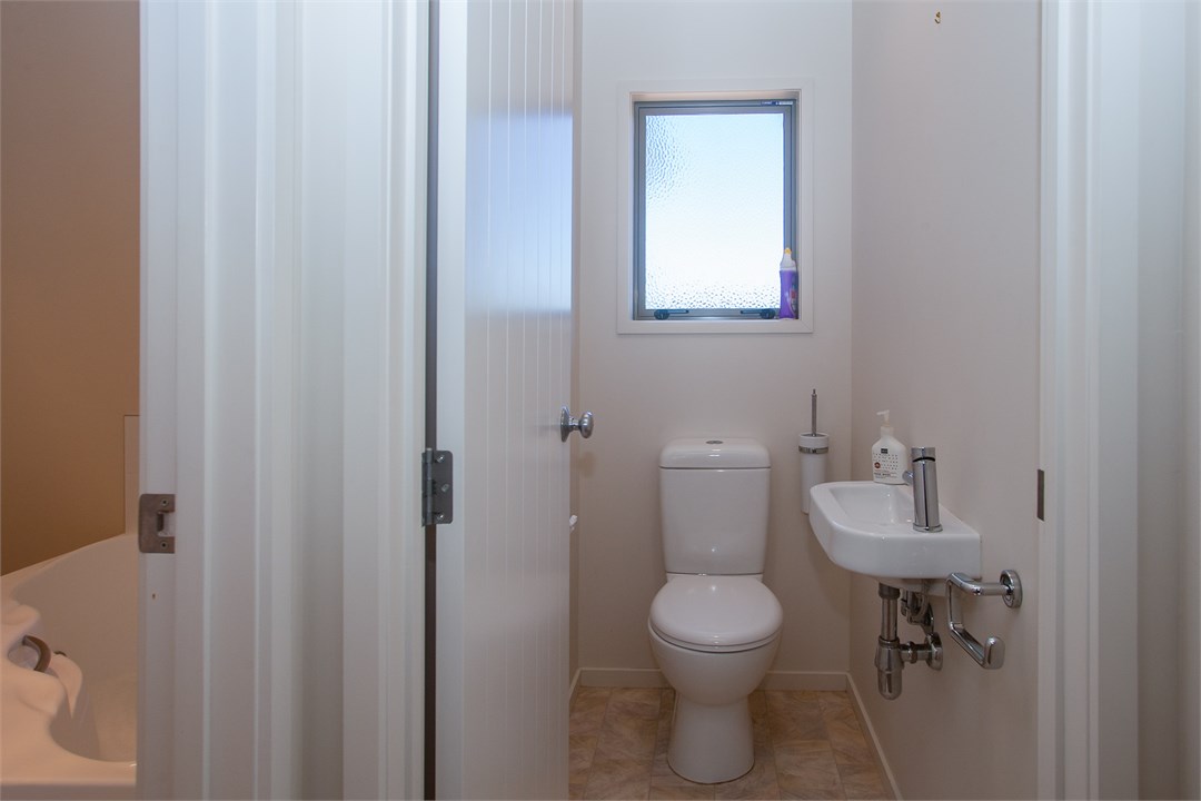 Additional toilet