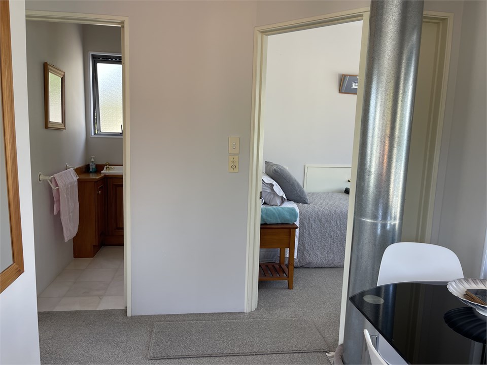 Upstairs waterfront single