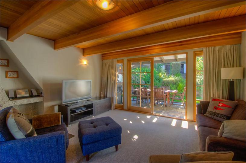 Lounge leading to BBQ area