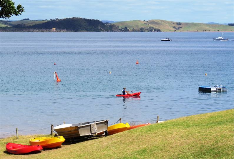 Dinghy, 5 Kayaks, Boat Ramp, Deep water mooring in