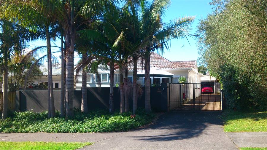 Auckland Studio in Inner City Coxs Bay Grey Lynn Grey Lynn Villa for