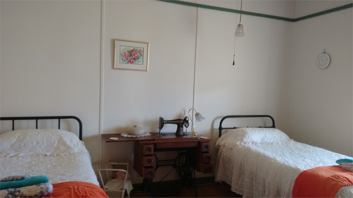 Twin bedroom it on bedheads electric blankets & co