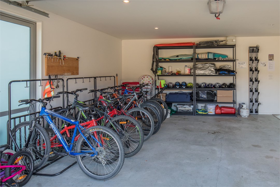 14 bikes of all sizes, including children to explo