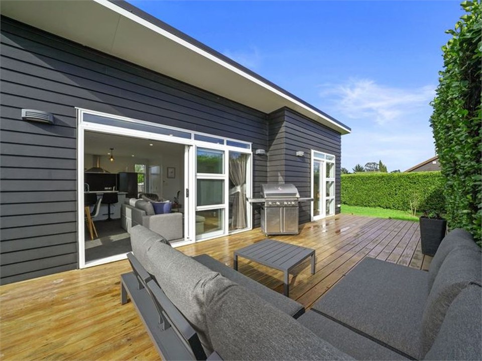 Treasure on Tuscan (Bachcare) Martinborough Holiday Home for rent Holiday Houses