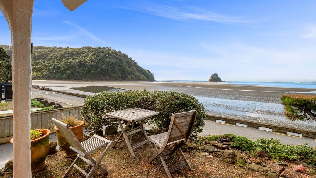 Beachside Bliss Waiwera Beachfront Holiday Home Waiwera Holiday