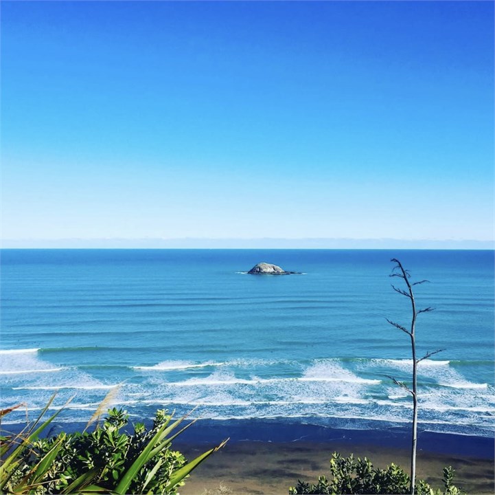 From the Waitea Road look-out to Oaia Island