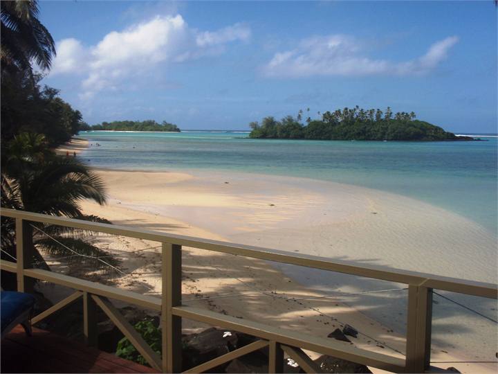 Your stunning view out to Muri Lagoon (@ low tide)
