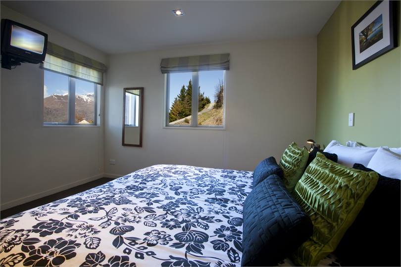 Bedroom 2 - with king splttable