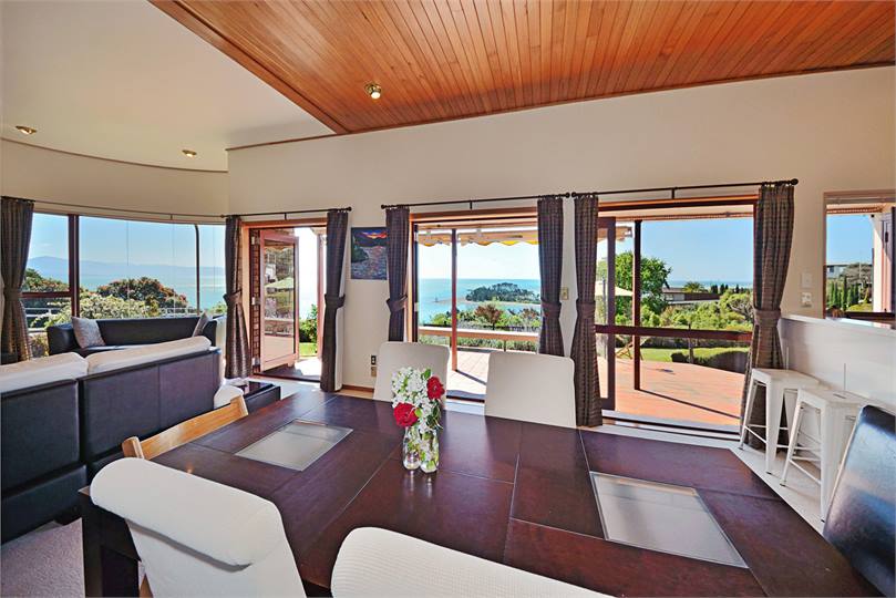 Living areas open to Covered Verandah & Views