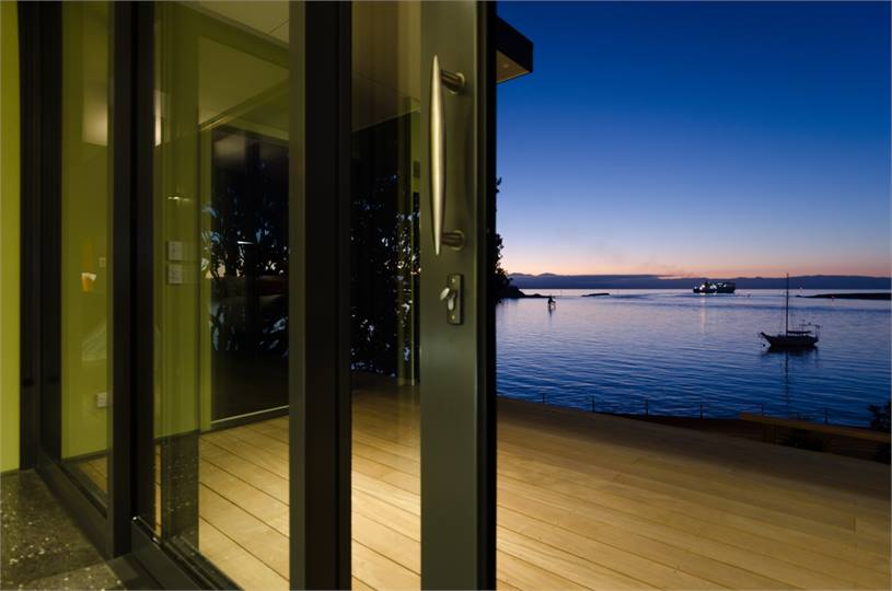 Slide back doors to Nelson's breathtaking waterfro