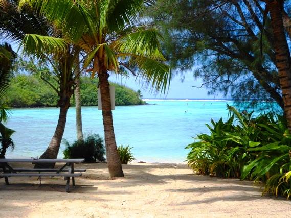 Muri Beach - just steps from your Studio !