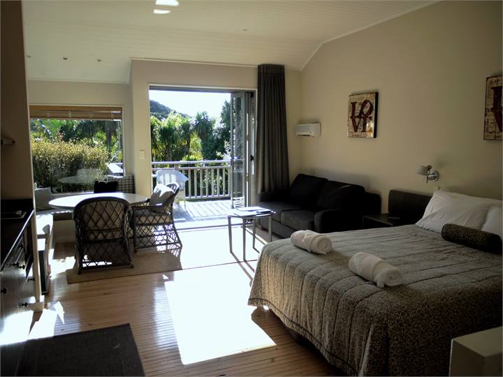 Large Living area with Kitchen & Deck