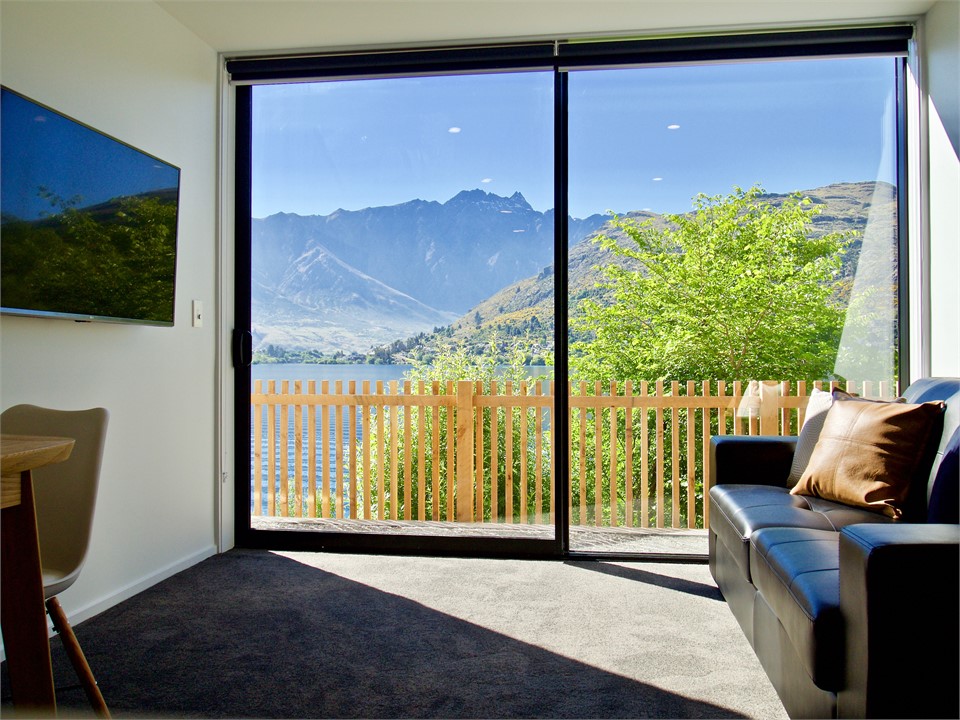 The Lake House 1a Queenstown Apartment for rent Holiday Houses