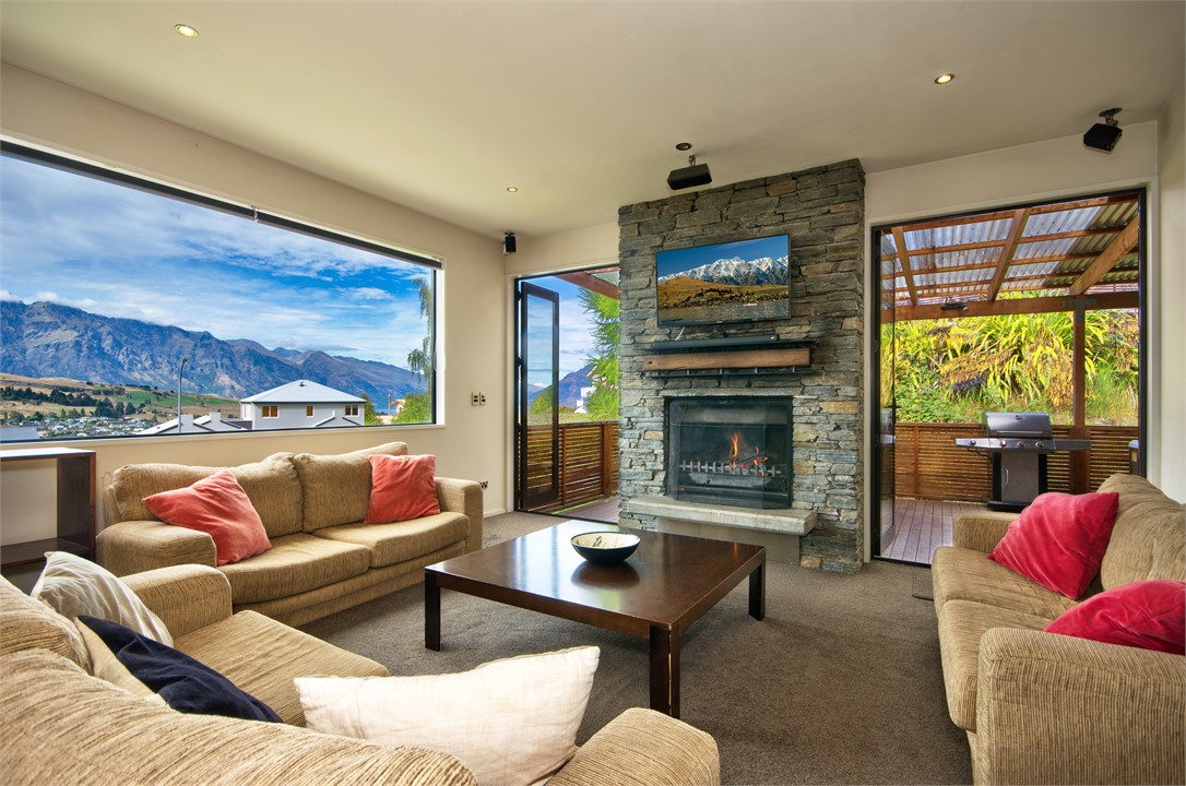 Lakeview Lodge Queenstown Holiday Home for rent Holiday Houses