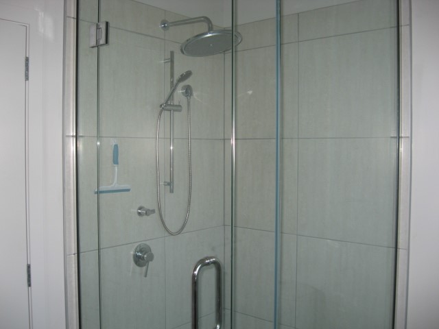 ensuite shower for master bedroom