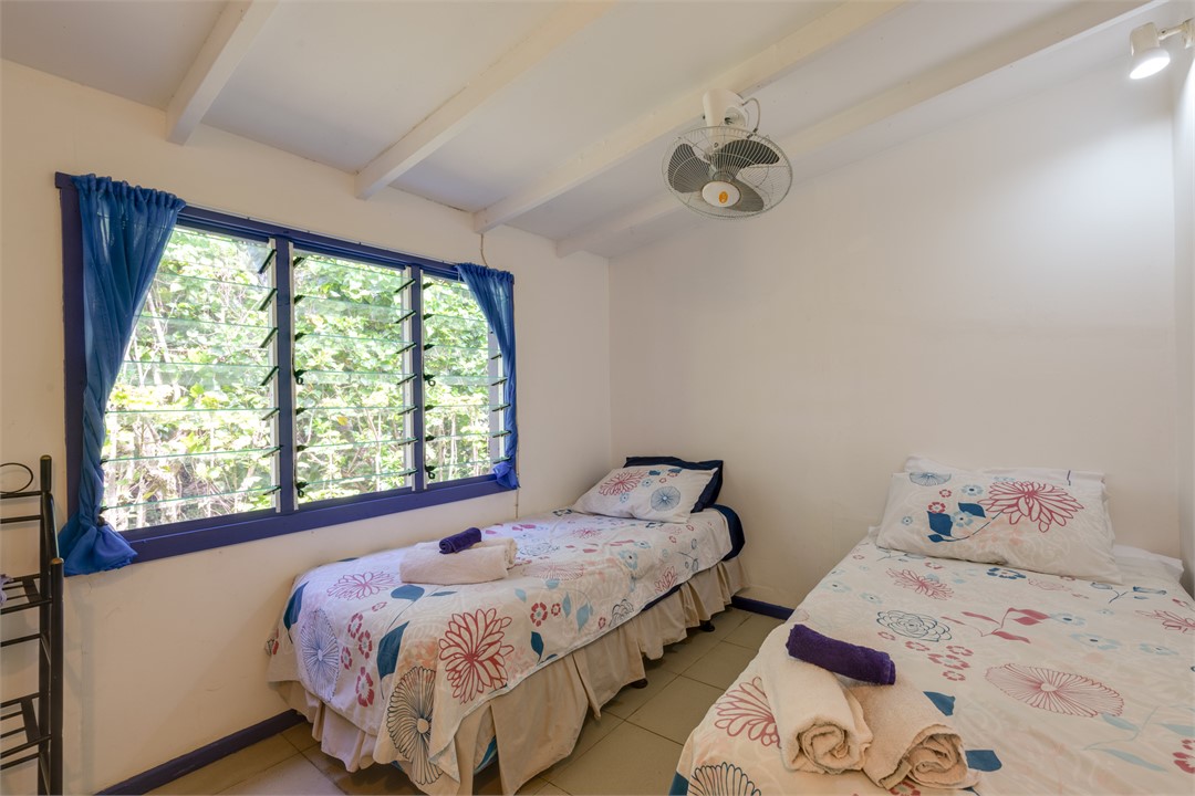 Muri Lodge Bedroom 4