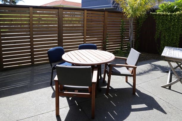 Extra Outdoor dining