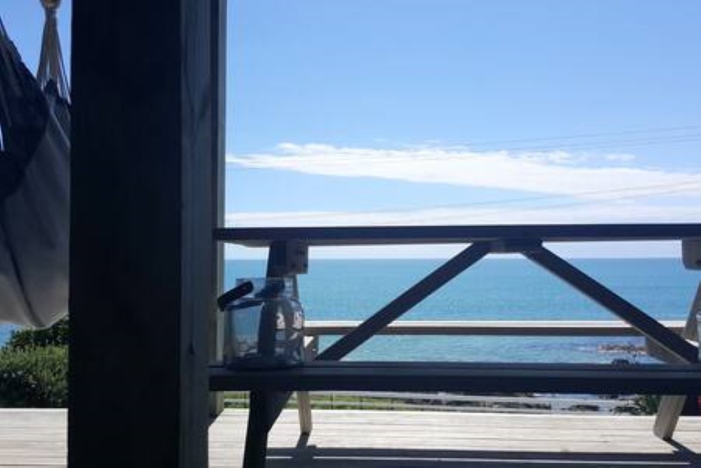 Ahipara Beachfront Studio Ahipara Studio for rent Holiday Houses