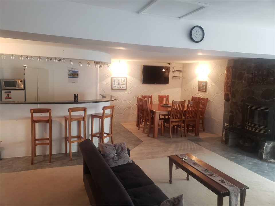 Downstairs lounge/dinning