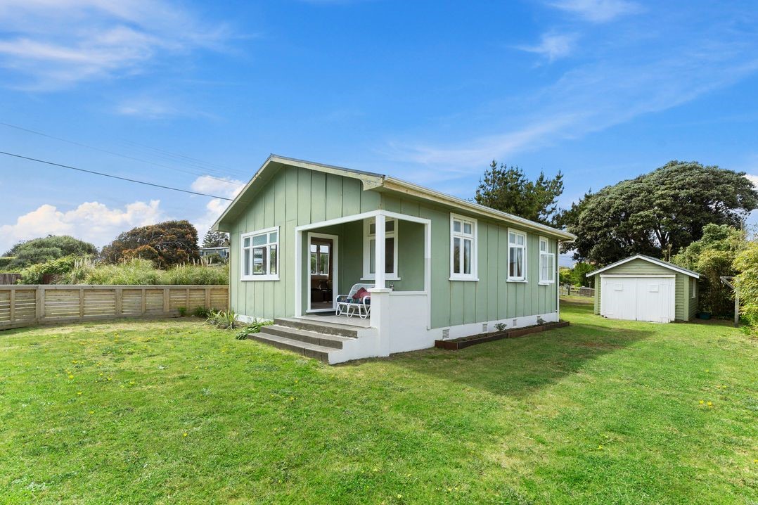 The Beach House (Bachcare) Waikanae Beach Beach House for rent