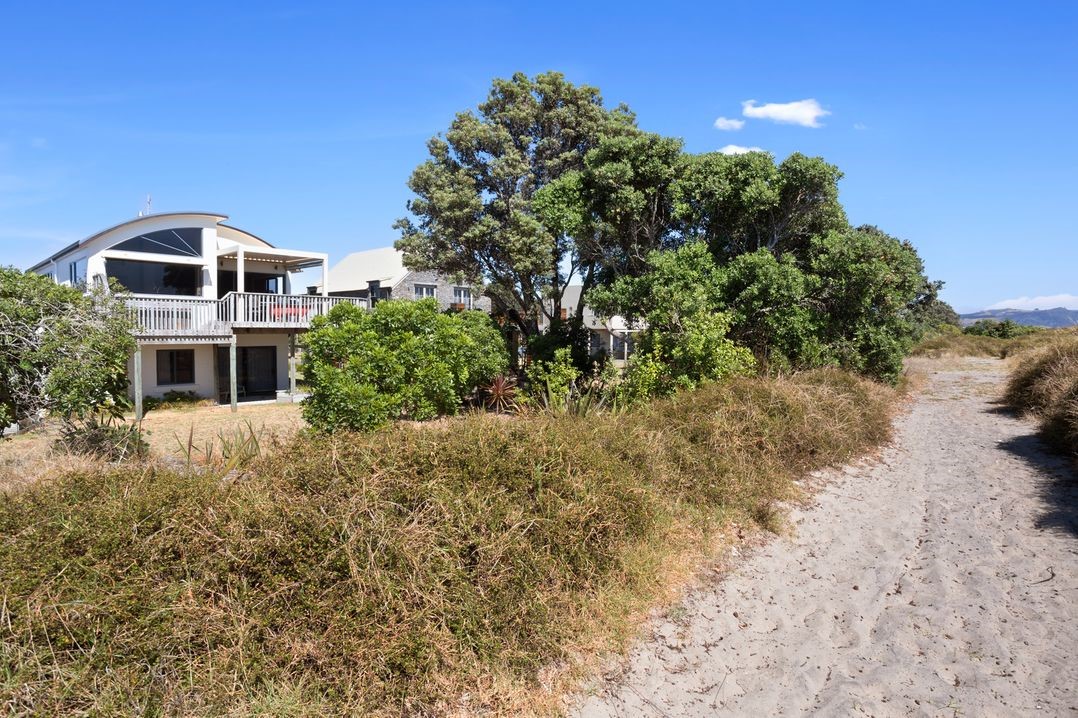 Tuhua Views (Bachcare) Waihi Beach Holiday Home for rent Holiday Houses