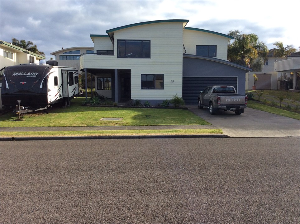 Harbouside 5 Brm Luxury Ohope Beach Beach House for rent Holiday Houses