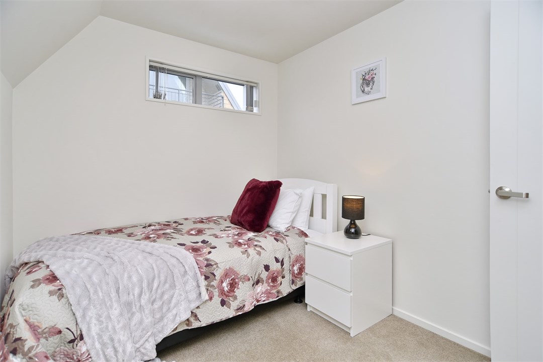 Bedroom 5 has a Single bed