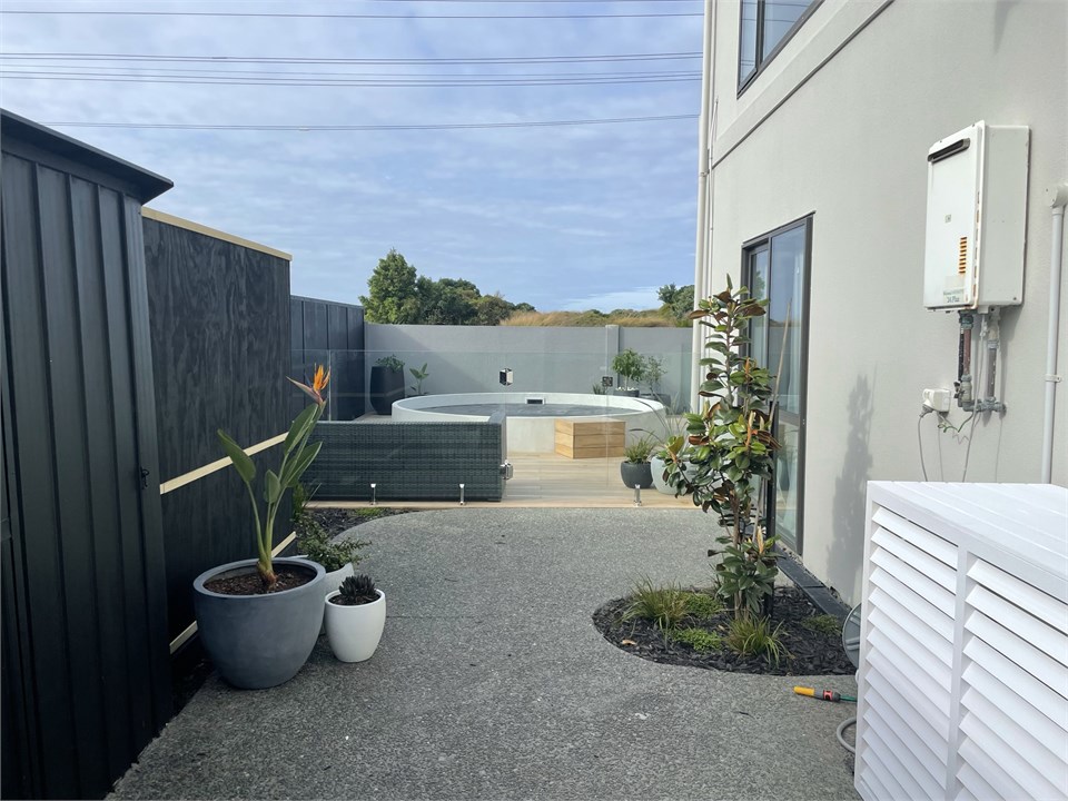 Outside living space with direct access from garag