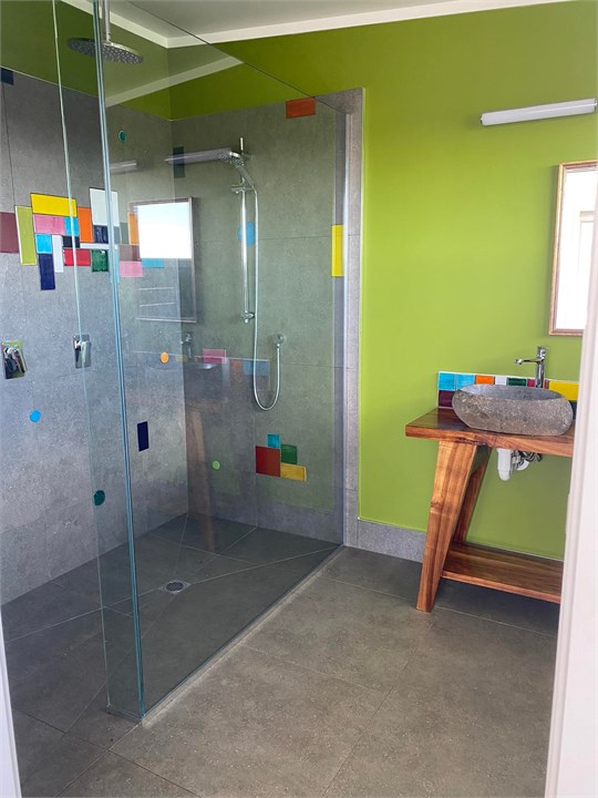 Master bedroom ensuite