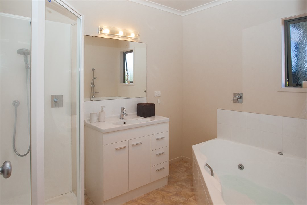 Main bathroom
