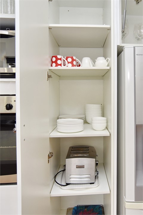 Kitchen area that is fully equipped