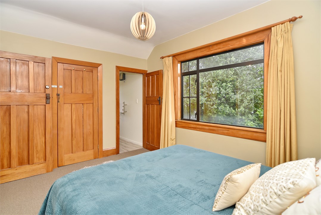 Bedroom 2 has a Queen bed