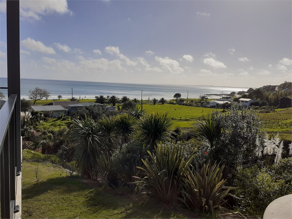 90 Mile Beach view ...