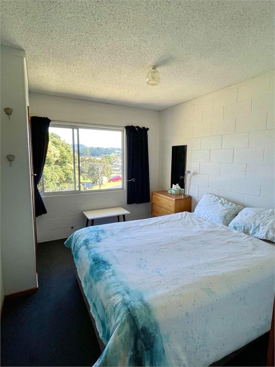 Main Bedroom - Queen Bed