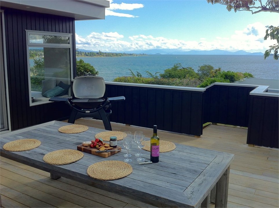 Lakeview House (Bachcare) Taupo Central Town Bach for rent Holiday