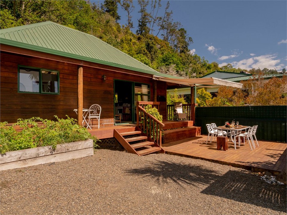 Cedar Cottage (Bachcare) Tairua Bach for rent Holiday Houses