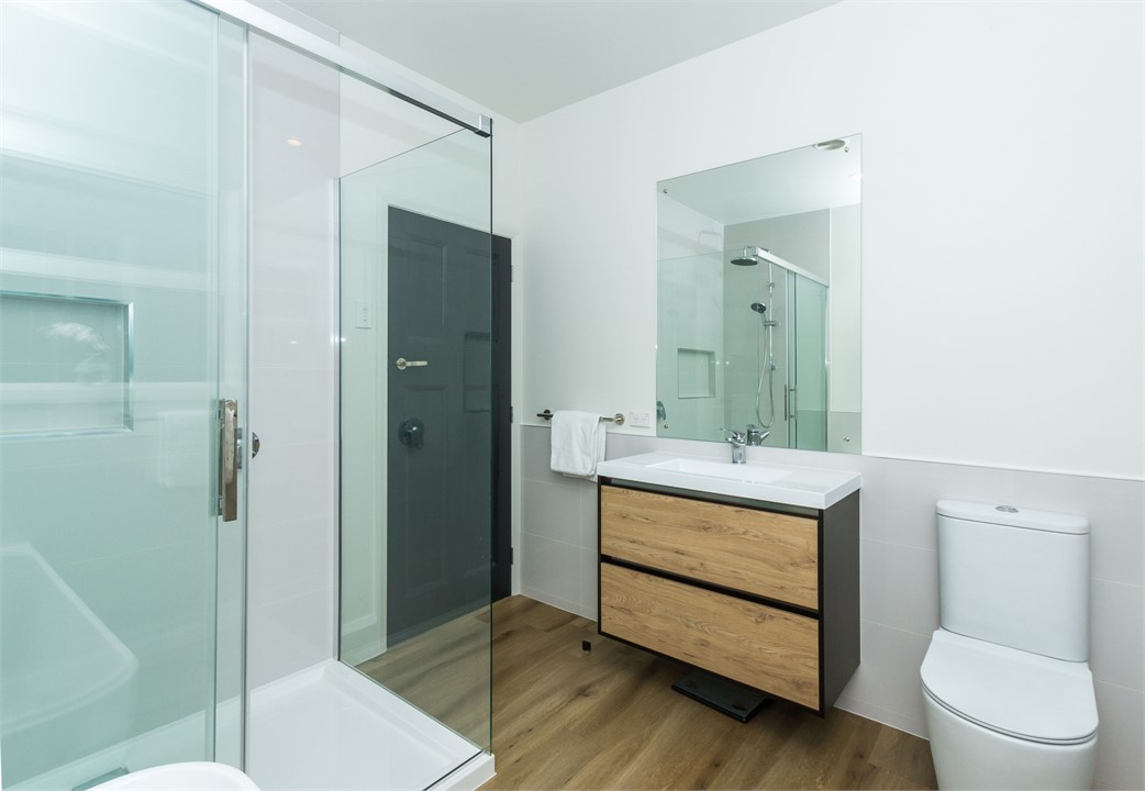 Main bathroom