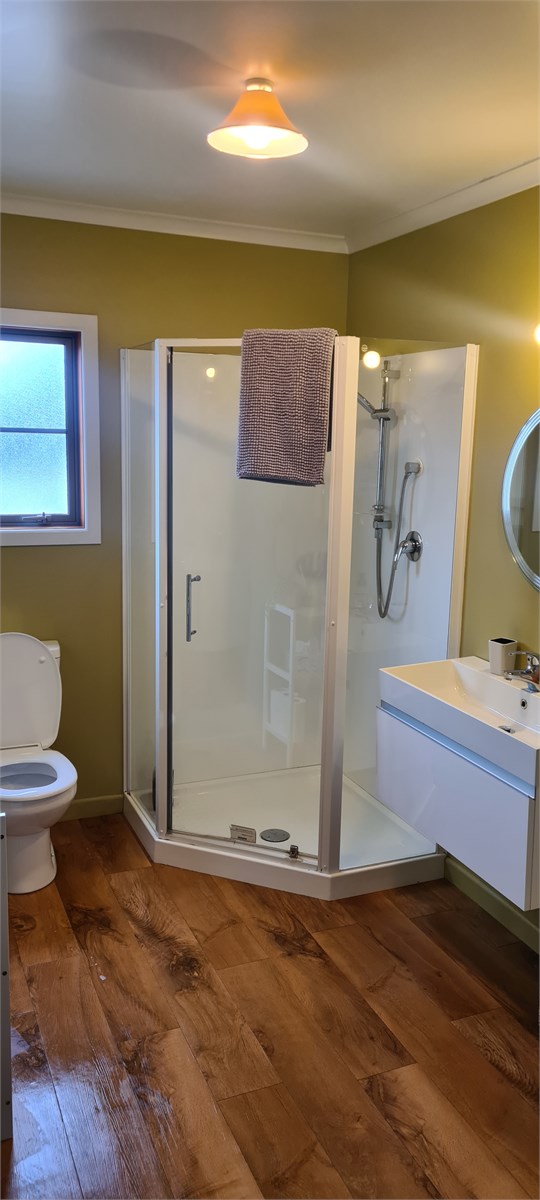 Main bathroom