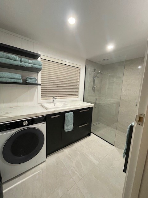 Large shower with great water pressure!